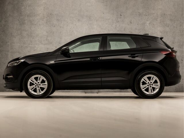 Opel Grandland X 1.2 Turbo Sport Automaat (APPLE CARPLAY, GROOT NAVI, PARKEERSENSOREN, SPORTSTOELEN, CRUISE, LANE ASSIST, NIEUWE APK, NIEUWSTAAT)