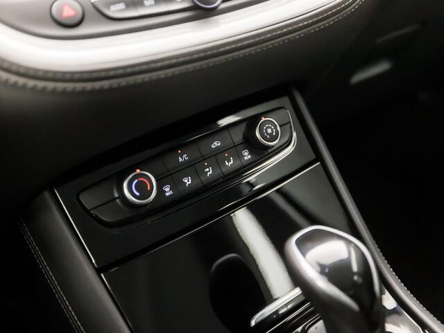 Opel Grandland X 1.2 Turbo Sport Automaat (APPLE CARPLAY, GROOT NAVI, PARKEERSENSOREN, SPORTSTOELEN, CRUISE, LANE ASSIST, NIEUWE APK, NIEUWSTAAT)