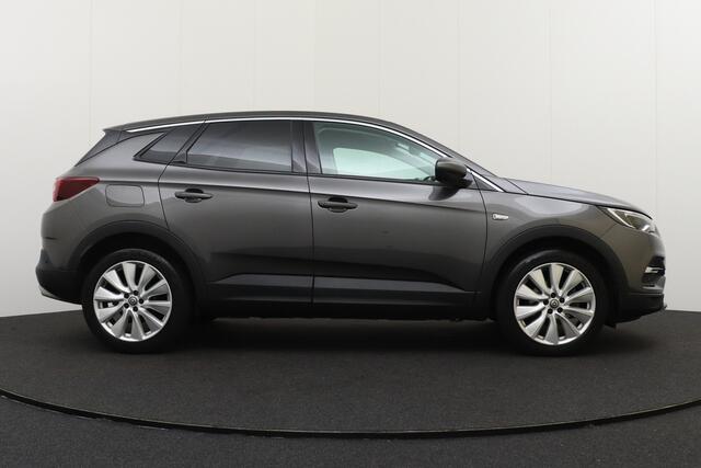 Opel Grandland X 1.2 131 PK Turbo Business Executive Camera Apple Carplay Climate