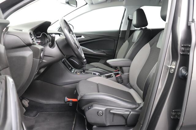Opel Grandland X 1.2 131 PK Turbo Business Executive Camera Apple Carplay Climate