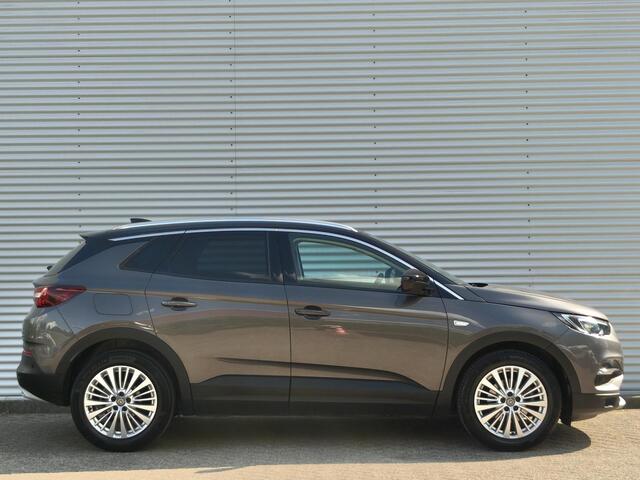 Opel Grandland X Innovation 1.2 Turbo 130pk | AGR-STOEL | CAMERA | NAVI | FULL LED | ISOFIX| KEYLESS | DAB+ |