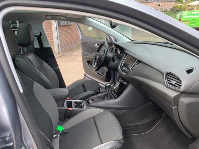 Opel Grandland X 1.2 TURBO BUS. EX. ECC PANARAMADAK NIEUWSTAAT