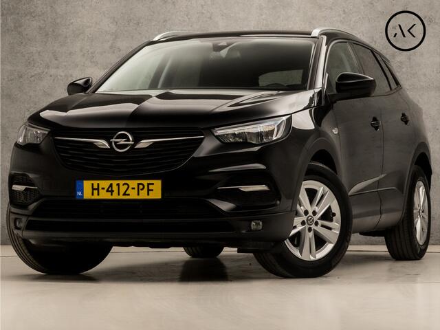 Opel Grandland X 1.2 Turbo Sport Automaat (APPLE CARPLAY, GROOT NAVI, STUUR/STOELVERWARMING, GETINT GLAS, SPORTSTOELEN, PARKEERSENSOREN, CRUISE, NIEUWE APK, NIEUWSTAAT)