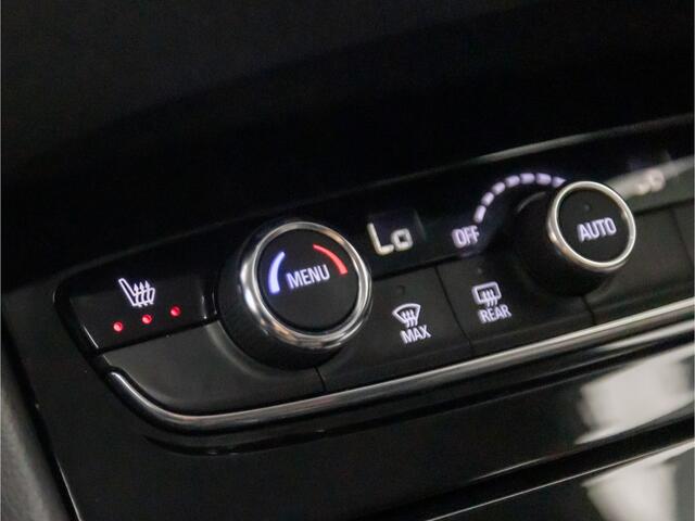 Opel Grandland X 1.2 Turbo Sport Automaat (APPLE CARPLAY, GROOT NAVI, STUUR/STOELVERWARMING, GETINT GLAS, SPORTSTOELEN, PARKEERSENSOREN, CRUISE, NIEUWE APK, NIEUWSTAAT)