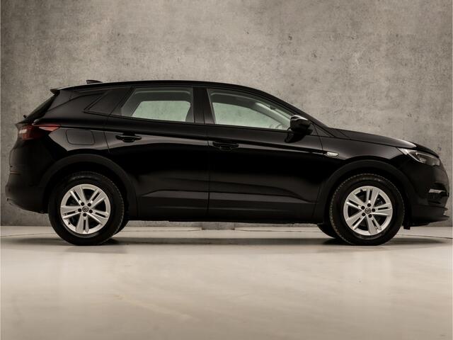 Opel Grandland X 1.2 Turbo Sport Automaat (APPLE CARPLAY, GROOT NAVI, LANE ASSIST, SPORTSTOELEN, CRUISE, PARKEERSENSOREN, LED KOPLAMPEN, NIEUWE APK, NIEUWSTAAT)