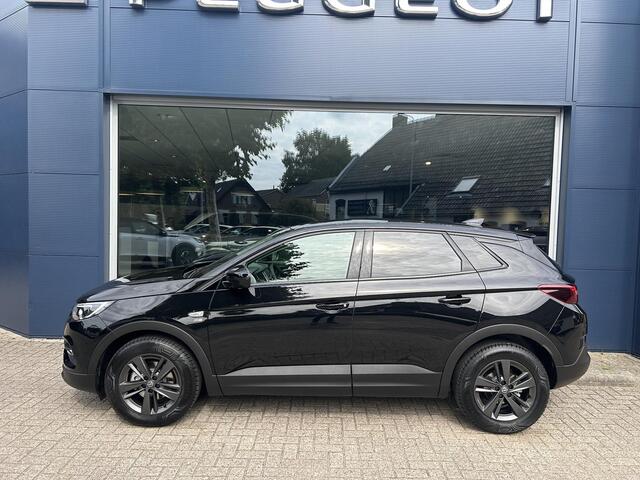 Opel Grandland X 1.2 Turbo 120 Jaar Edition | All Season banden | Navigatie | Climate / Cruise Control | Lichtmetaal | Hoge zitpositie | Apple Carplay/Android Auto | Parkeercamera | Parkeersensoren.