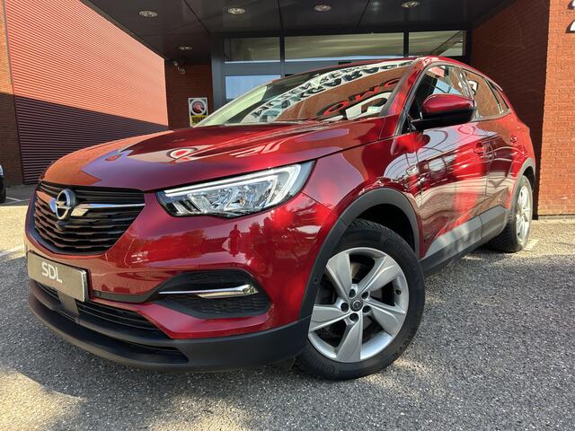 Opel Grandland X 1.6 Turbo Hybrid Business Edition // NAVI + CARPLAY // CAMERA // PDC V+A // CLIMA // STOEL + STUURWIELVERWARING