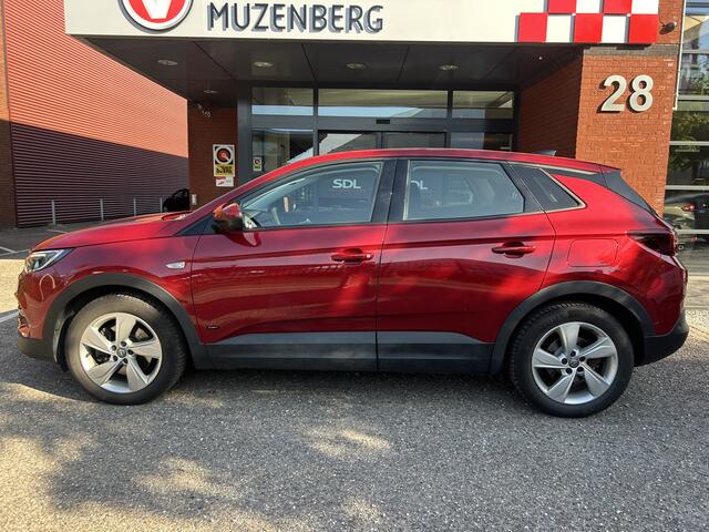 Opel Grandland X 1.6 Turbo Hybrid Business Edition // NAVI + CARPLAY // CAMERA // PDC V+A // CLIMA // STOEL + STUURWIELVERWARING