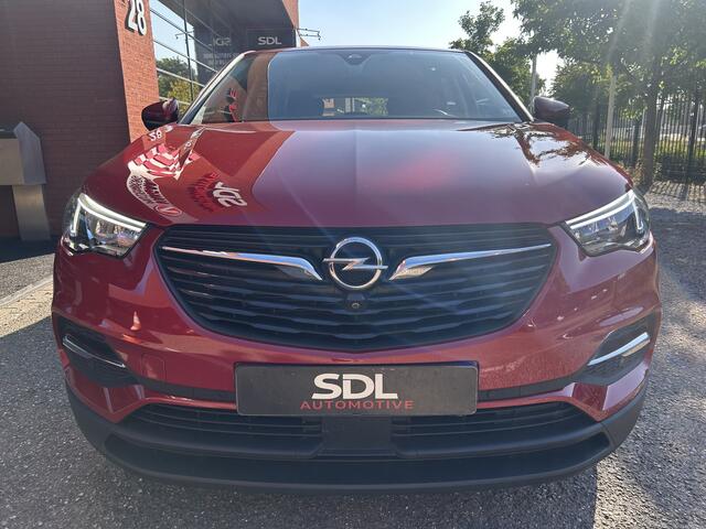 Opel Grandland X 1.6 Turbo Hybrid Business Edition // NAVI + CARPLAY // CAMERA // PDC V+A // CLIMA // STOEL + STUURWIELVERWARING