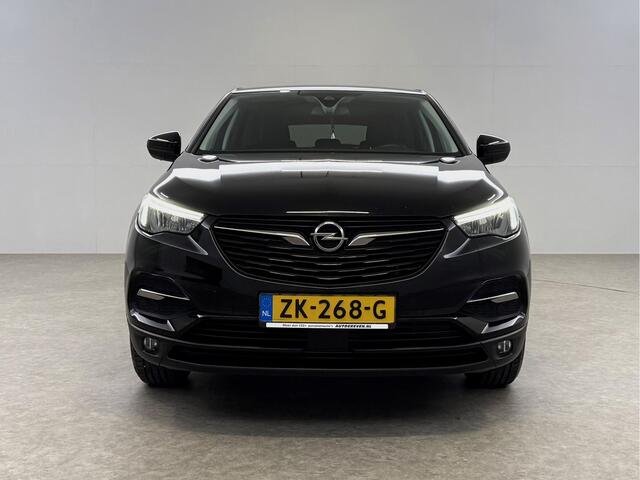 Opel Grandland X 1.2 Turbo Business Executive Clima Carplay LED Navi Cruise PDC 17"LMV Stoel/Stuurverwarming