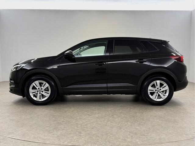 Opel Grandland X 1.2 Turbo Business Executive Clima Carplay LED Navi Cruise PDC 17"LMV Stoel/Stuurverwarming