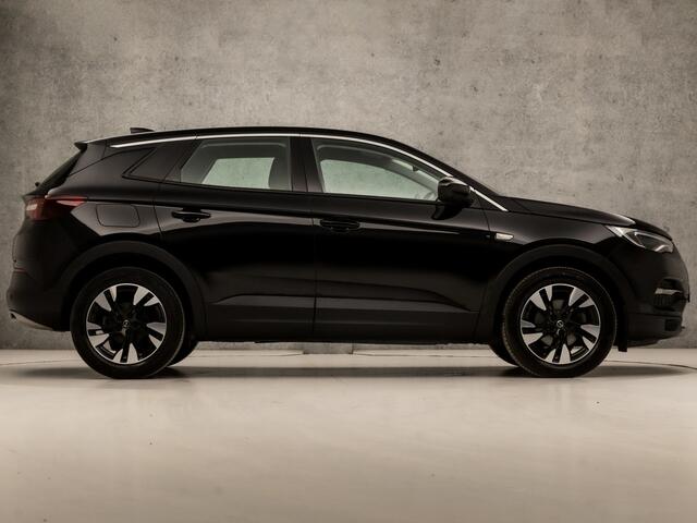 Opel Grandland X 1.2 Turbo Elegance Sport Automaat (APPLE CARPLAY, MEMORY SEATS, STOELVERWARMING/KOELING, LEDER, KEYLESS, SPORTSTOELEN, 360 CAMERA, LED KOPLAMPEN, NIEUWSTAAT)