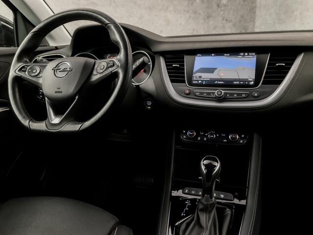 Opel Grandland X 1.2 Turbo Elegance Sport Automaat (APPLE CARPLAY, MEMORY SEATS, STOELVERWARMING/KOELING, LEDER, KEYLESS, SPORTSTOELEN, 360 CAMERA, LED KOPLAMPEN, NIEUWSTAAT)