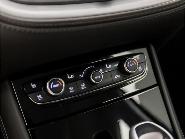 Opel Grandland X 1.2 Turbo Elegance Sport Automaat (APPLE CARPLAY, MEMORY SEATS, STOELVERWARMING/KOELING, LEDER, KEYLESS, SPORTSTOELEN, 360 CAMERA, LED KOPLAMPEN, NIEUWSTAAT)