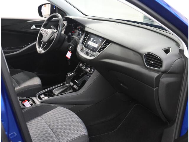 Opel Grandland X 130PK Turbo Edition | AppleCarPlay/AndroidAuto | Panoramadak | Navigatie | Cruise Control | Climate Control | LED | Armsteun | Parkeersensoren | Isofix | Privacy Glass |