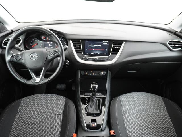 Opel Grandland X T131PK Aut. Trekhaak Apple Carplay Android Auto Airco Navi Pdc 120 Jaar Edition Regen-Lichtsensor DAB Lmv 17" Led Privacy Glas Origineel Nederlandse Auto Euro 6