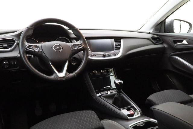 Opel Grandland X 1.2 Turbo Innovation 130 PK | Navigatie | Trekhaak | Climate control | Comfort stoelen | Extra getint glas | Stoel & Stuurverwarming | Camera
