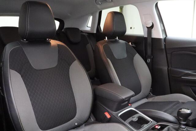 Opel Grandland X 1.2 Turbo Innovation 130 PK | Navigatie | Trekhaak | Climate control | Comfort stoelen | Extra getint glas | Stoel & Stuurverwarming | Camera