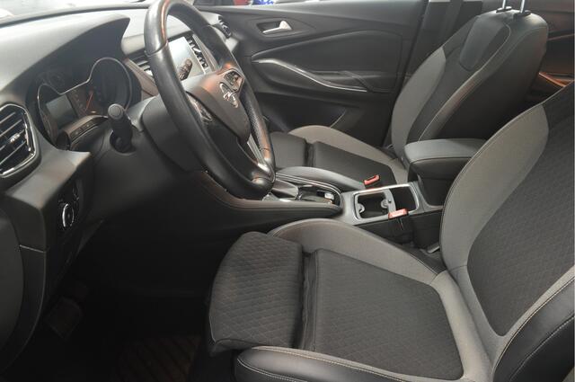 Opel Grandland X 1.2 Turbo Ultimate // AUTOMAAT // 81.000 km // TREKHAAK // NAVI // STUUR&STOELVERWARMING // PANO //