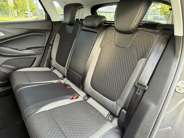 Opel Grandland X BWJ 11-2020 1.2T 131PK Bus Executive | CLIMA | NAVI | CAMERA | CARPLAY | LEDER/STOF | SPORTSTOELEN | PRIVACY GLASS