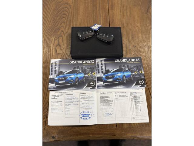 Opel Grandland X 1.2 Turbo Business Executive | Automaat | Stoel+Stuurverwarming | Cruise control | Climate control | Parkeersensoren | Navigatie | Apple carplay