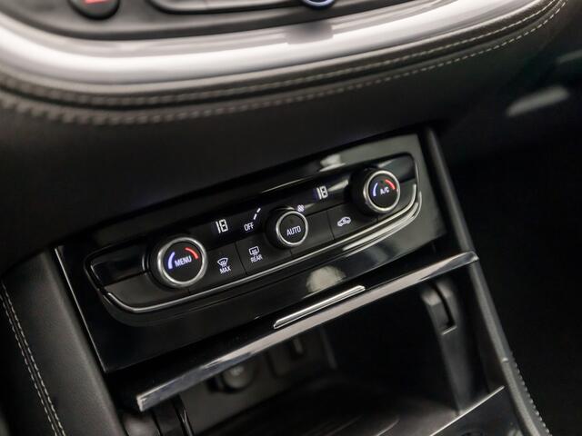 Opel Grandland X 1.2 Turbo Sport (APPLE CARPLAY, GROOT NAVI, LEDER, CLIMATE, SPORTSTOELEN, KEYLESS, LANE ASSIST, PARKEERSENSOREN, NIEUWSTAAT)