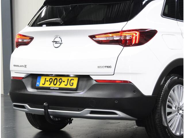 Opel Grandland X 130PK Innovation | 1ste eigenaar | AppleCarPlay/AndroidAuto | Trekhaak | Camera | LEER/Stof | AGR Bestuurdersstoel | Dodehoekdetectie | Navigatie | LED lampen | Isofix | Privacy Glass | Elektrische Klep |
