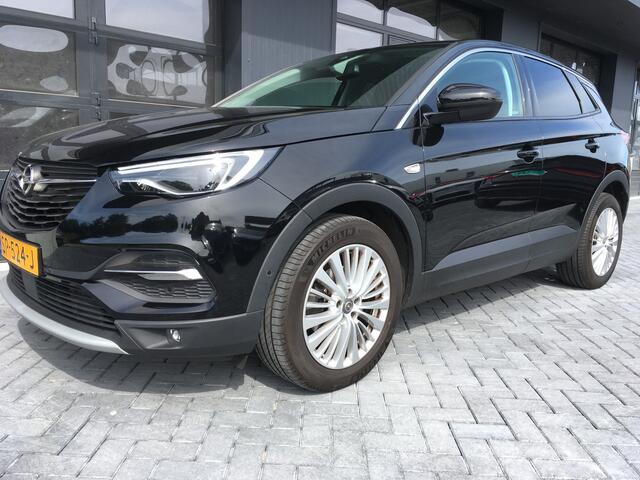 Opel Grandland X 1.2 Turbo Business Executive