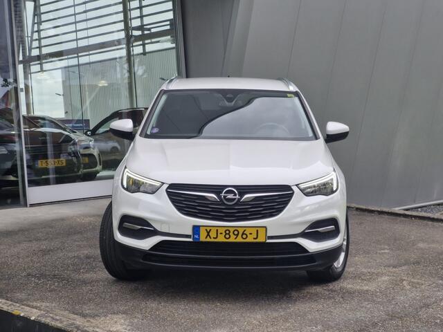 Opel Grandland X 1.2 Turbo Business +