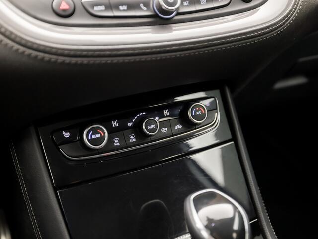 Opel Grandland X 1.2 Turbo Ultimate Sport Automaat (APPLE CARPLAY, GROOT NAVI, LEDER, STUUR/STOELVERWARMING, SPORTSTOELEN, 360 CAMERA, GETINT GLAS, LED KOPLAMPEN, TREKHAAK, NIEUWSTAAT)