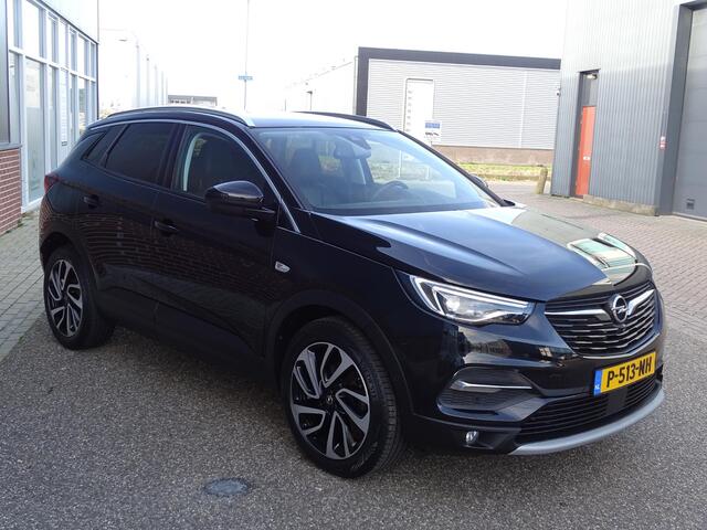 Opel Grandland X 1.2 Turbo Innovation AUTOMAAT | APPLE CARPLAY | 360 CAMERA | NAVIGATIE | AIRCO/EC | ADAPTIEVE CRUISECONTROL | PARKEERSENSOREN | LEDER BEKLEDING | DAB RADIO | LED VERLICHTING | STOELVERWARMING |