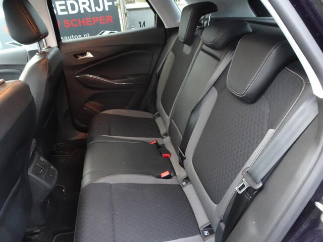 Opel Grandland X 1.2 Turbo Business Executive