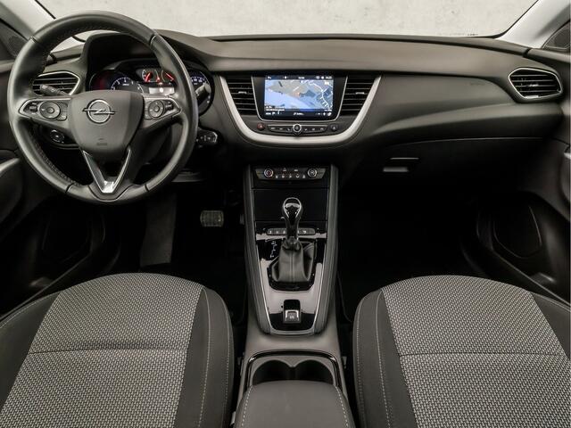 Opel Grandland X 1.2 Turbo Sport Automaat (APPLE CARPLAY, GROOT NAVI, PARKEERSENSOREN, SPORTSTOELEN, CRUISE, LM VELGEN, LED KOPLAMPEN, NIEUWSTAAT)