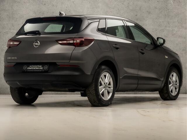 Opel Grandland X 1.2 Turbo Sport Automaat (APPLE CARPLAY, GROOT NAVI, CRUISE, PARKEERSENSOREN, SPORTSTOELEN, LED KOPLAMPEN, LM VELGEN, LANE ASSIST, NIEUWSTAAT)