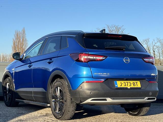 Opel Grandland X 120 Edition 1.2 Turbo 130pk | SIDESTEPS | AGR-STOEL | ALL SEASON BANDEN | CAMERA | APPLE CARPLAY / ANDROID AUTO | ISOFIX | DAB+ | CLIMATE CONTROL |