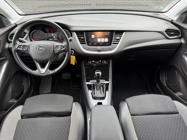 Opel Grandland X 1.6 Turbo 180 pk Innovation / Automaat / Trekhaak Afneembaar 1600KG / Winterwielen set origineel inbegrepen / Navigatie / Cruise Control / Dodehoekherkenning / Climate Control / Android&Apple Carplay / Bluetooth