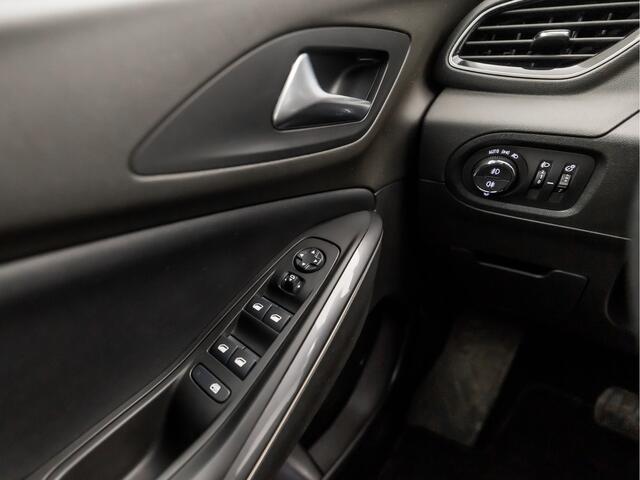 Opel Grandland X 1.2 Turbo Innovation Automaat (APPLE CARPLAY, GROOT NAVI, 360 CAMERA, KEYLESS, LEDER, SPORTSTOELEN, GETINT GLAS, ELEK ACHTERKLEP, NIEUWSTAAT)
