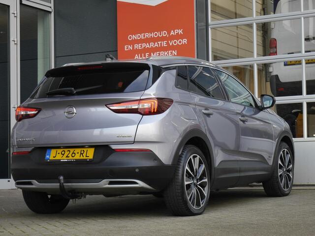 Opel Grandland X 1.6 Turbo Hybrid Business Executive | Stoelverwarming en ventilatie | 225 PK | 19 inch lichtmetalen velgen | Lederen bekleding | Parkeersensoren v+a | Elektrisch verstelbare bestuurdersstoel