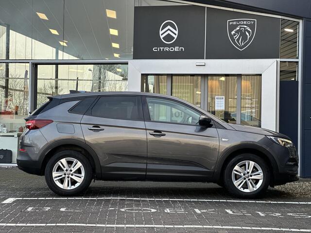 Opel Grandland X 1.2 Turbo Business Executive | Parkeersensoren | Apple Carplay/Android Auto | Climate Control | Lichtmetalen velgen | Cruise Control |
