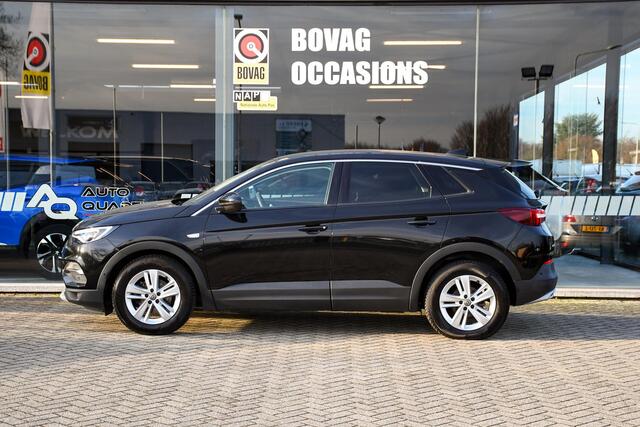 Opel Grandland X 1.2 Turbo Business Executive APPLE CARPLAY/ NAVI