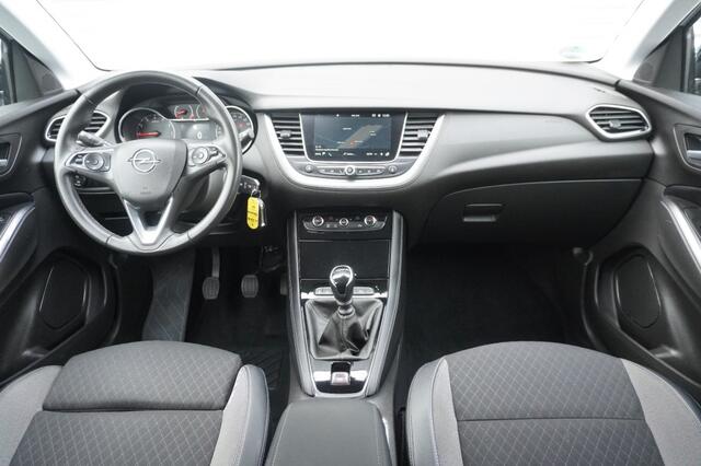 Opel Grandland X 1.2 Turbo Innovation / 1e eig. / Trekhaak / Camera / Zwart dak / Navigatie