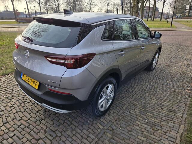 Opel Grandland X 1.2 Turbo Business. Elegance