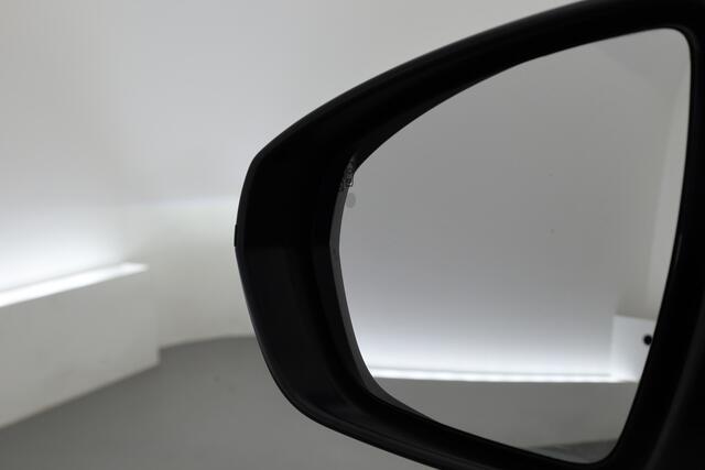 Opel Grandland X 1.2 Turbo Business Elegance | Navi | Apple CarPlay | 18 '' | Dodehoekdet. | Camera | Cruise | PDC | LED