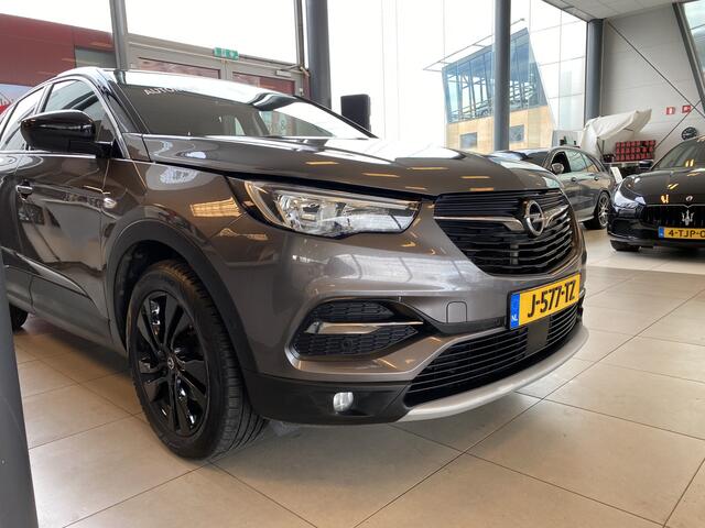 Opel Grandland X 1.2 Turbo Innovation,100% Onderhouden,Automaat,Navigatie,Achteruitrijcamera,Climate&Cruisecontrol,Spraakbediening,Trekhaak,Comfortstoelen,V&A Sensoren,18 Inch Lmv