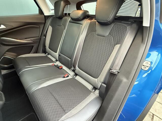 Opel Grandland X BWJ 2019 | 1.2T 131PK Bus. Executive | TREKHAAK | PANO DAK | CLIMA | NAVI | 18'' LMV | CARPLAY | SPORTSTOELEN | PDC 2X