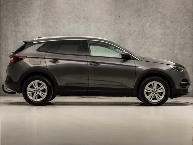 Opel Grandland X 1.2 Turbo Sport Automaat (APPLE CARPLAY, GROOT NAVI, LANE ASSIST, LEDER, CAMERA, LED KOPLAMPEN, SPORTSTOELEN, GETINT GLAS, CRUISE, NIEUWE APK, NIEUWSTAAT)