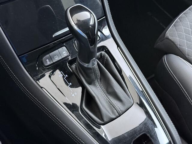 Opel Grandland X AUT-8 T131pk Innovation Trekhaak LED Navi 17"lm Keyless 1/2Leer AGR-Comfort-Stoel+Verwarmd Apple/Android Pdc Dab Ecc Tel. Isofix Mistlampen Priv.Glass Blindspot Lane-dep. Bordherk. Usb Bluetooth CruiseControl Licht-/Zichtpakket Elek.Inkl.spiegels Elek.Ram