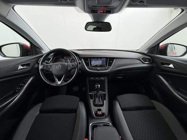 Opel Grandland X AUT-8 T131pk Innovation Trekhaak LED Navi 17"lm Keyless 1/2Leer AGR-Comfort-Stoel+Verwarmd Apple/Android Pdc Dab Ecc Tel. Isofix Mistlampen Priv.Glass Blindspot Lane-dep. Bordherk. Usb Bluetooth CruiseControl Licht-/Zichtpakket Elek.Inkl.spiegels Elek.Ram