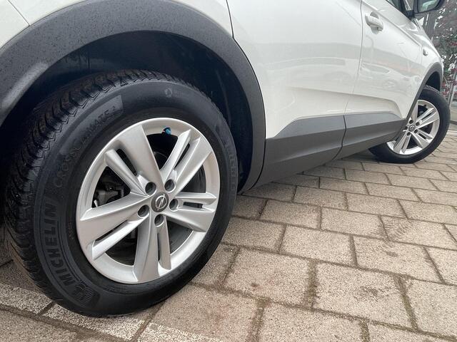 Opel Grandland X 1.2 Turbo Business Executive /Automaat/Climate/Cruise/Pano/Apple carplay/Trekhaak/