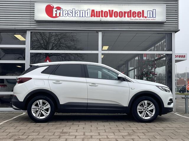 Opel Grandland X 1.2 Turbo Business Executive /Automaat/Climate/Cruise/Pano/Apple carplay/Trekhaak/